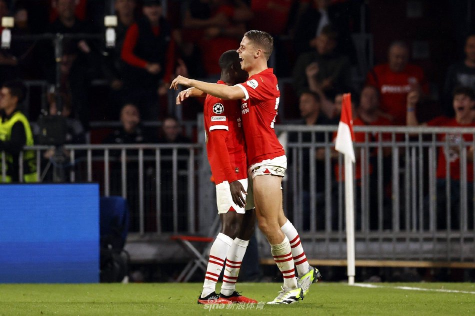 子足球队以 子足球队以